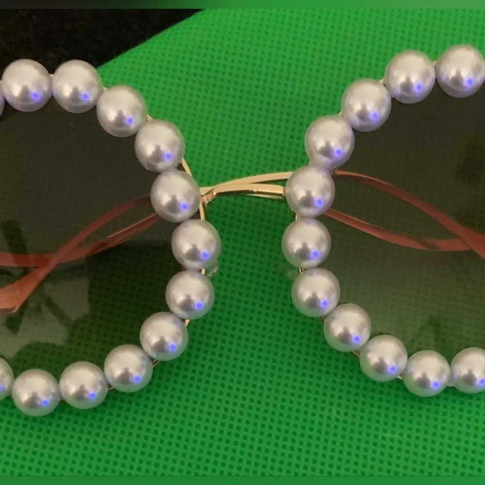 NEW Round sunglasses with pearls around Fashion